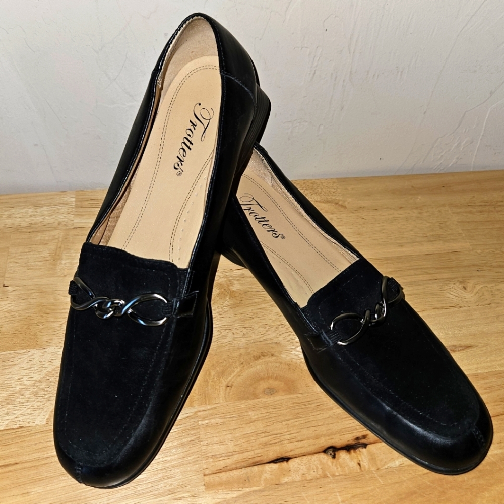 Trotters loafers size 8 narrow